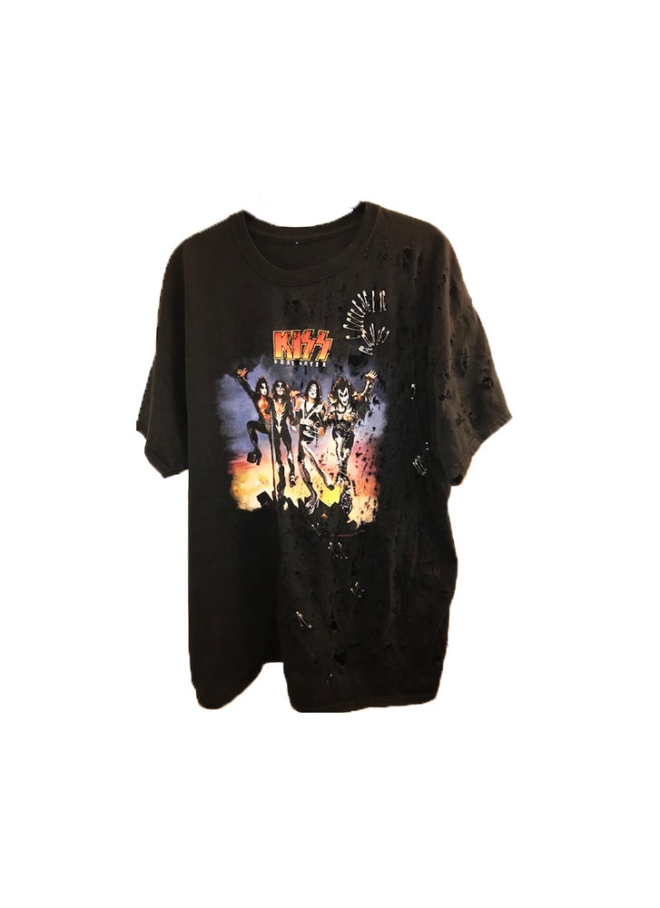 KISS PINNED TEE